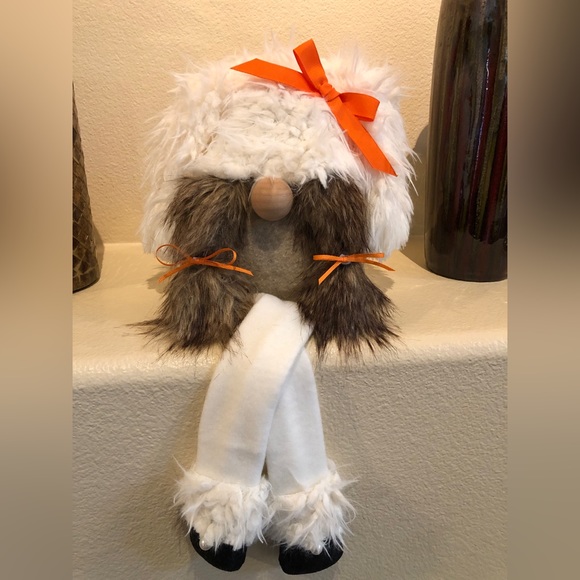 Shaggy Dog Gnome 4 Seasons Spring Summer Fall Winter Ribbon Bows Pearls Gift - Picture 2 of 14